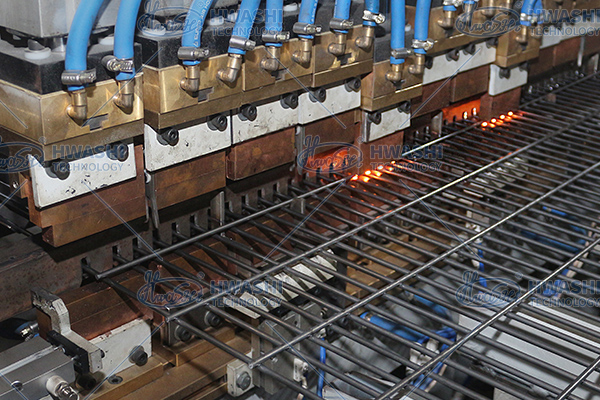 ماشین جوشکاری پیشرفته خودکار قفسه سیم برای خط تولید قفسه های عرشه سیم 6