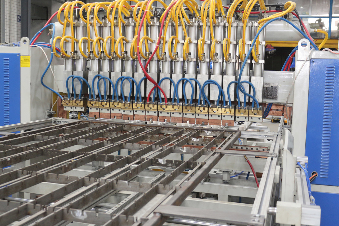 دستگاه جوش نقطه ای مش سیم اتوماتیک هوآشی برای سبد خرید