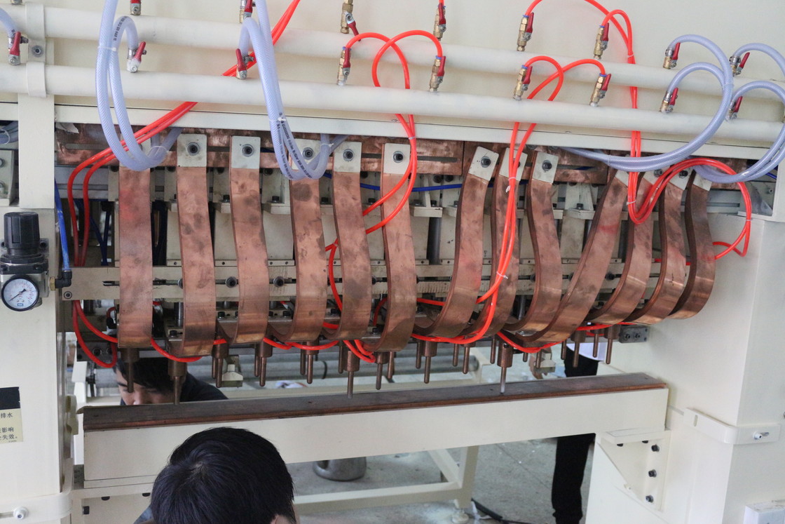 تجهیزات خم کردن بازوی استنلیس با کیفیت خوب مربع منحنی نوع C Crank Arm میز محل جوش ماشین