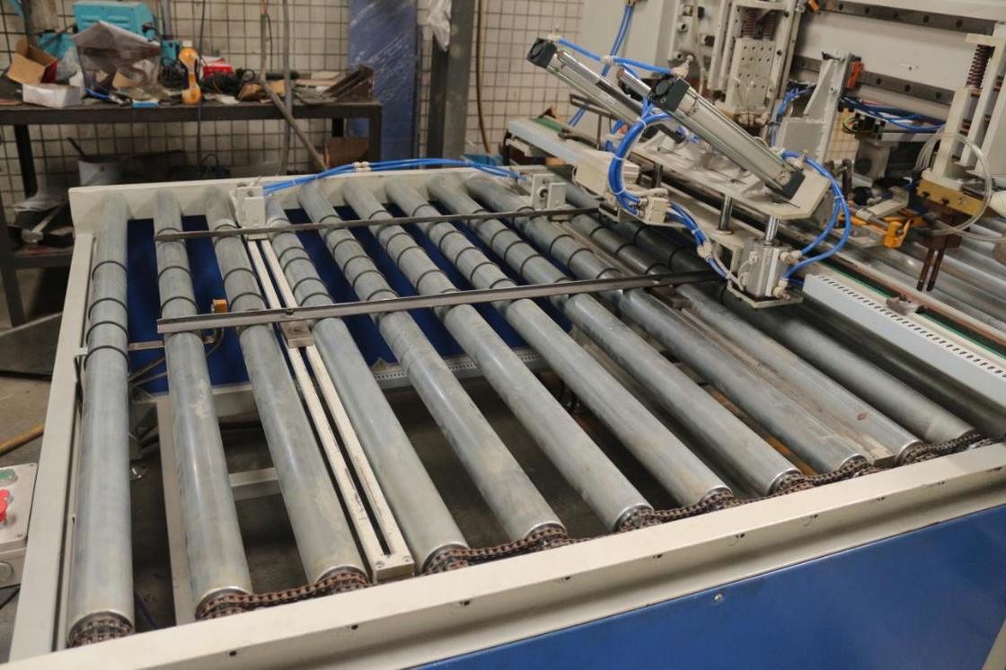 دستگاه جوش نقطه‌ای اتوماتیک چند نقطه‌ای متحرک ورقه‌ای استیل ضد زنگ Hwashi، جوشکار ورق فلزی